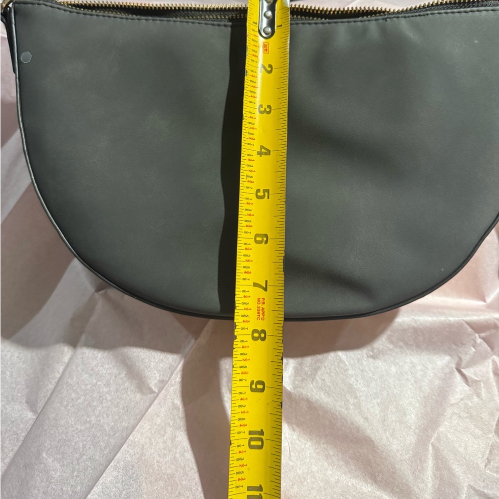 Little Black Shoulder Bag fashion purse with Gold Chain NWT super cute! - Picture 5 of 9